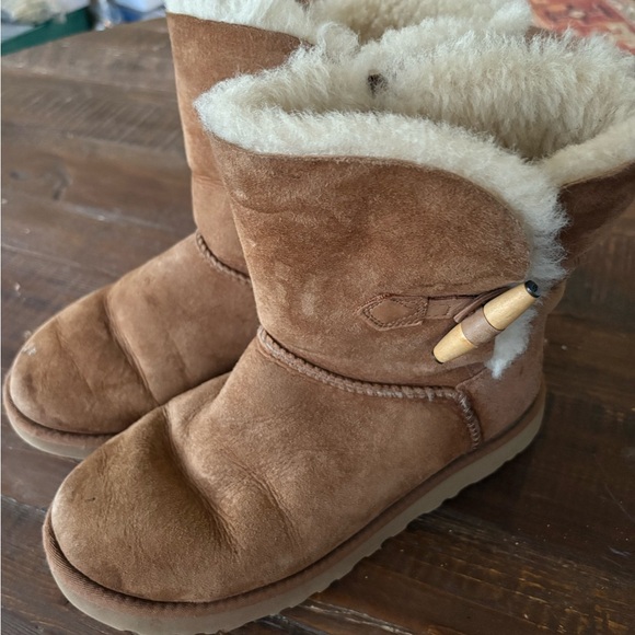 UGG Tan Shearling Boots - Picture 3 of 5